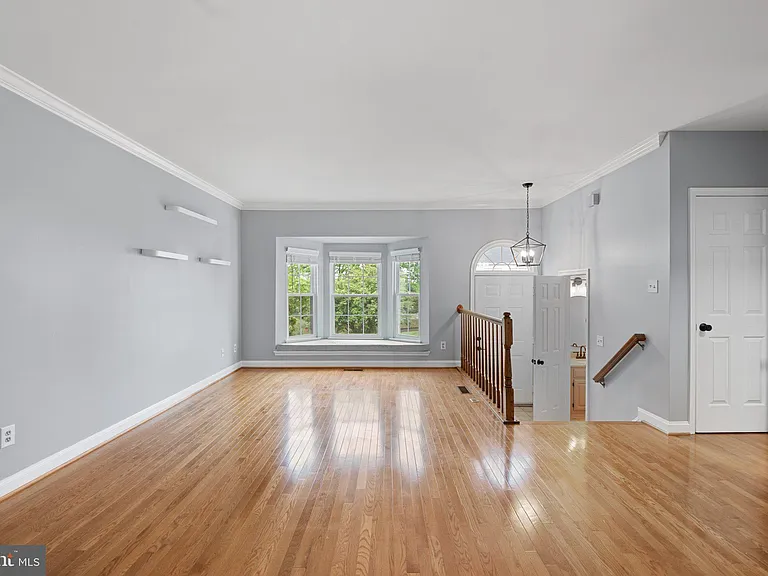 6804 Signature Cir — Photo 4
