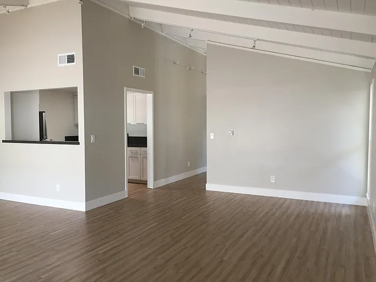 950 N San Antonio Rd #12A — Photo 4