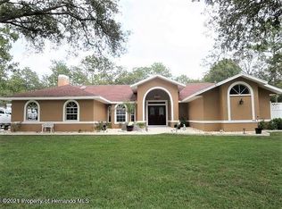 16182 Magnolia Warbler Rd, Weeki Wachee, FL 34614