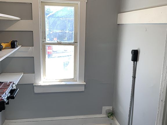5th image of 111 N Kentucky Ave