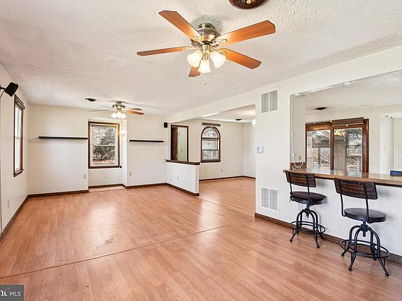 2nd image of 8292 Shilling Rd