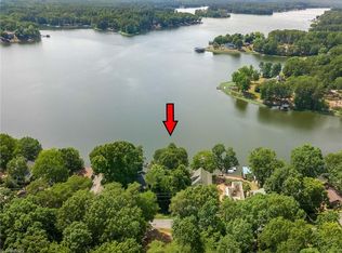 216 N Shoreline Dr, New London, NC 28127