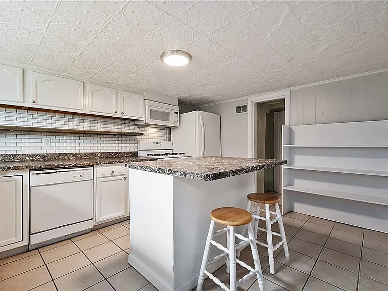 22 Eleanor St — Photo 2
