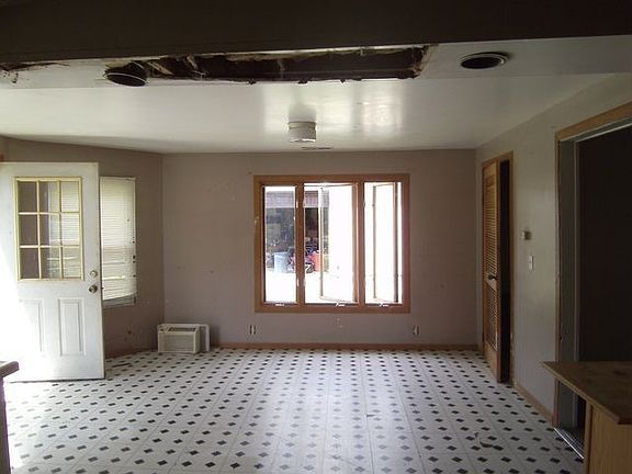 3rd image of 1014 Catalpa St
