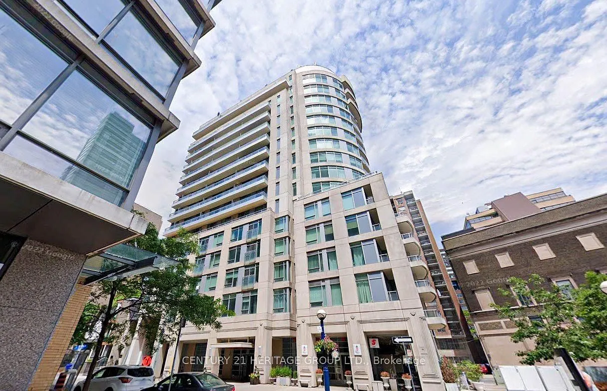 Lotus Yorkville — Photo 2