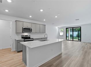 27883 Radiant Ct, Bonita Springs, FL 34135