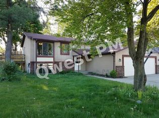 5898 Madison Ave SE, Kentwood, MI 49548