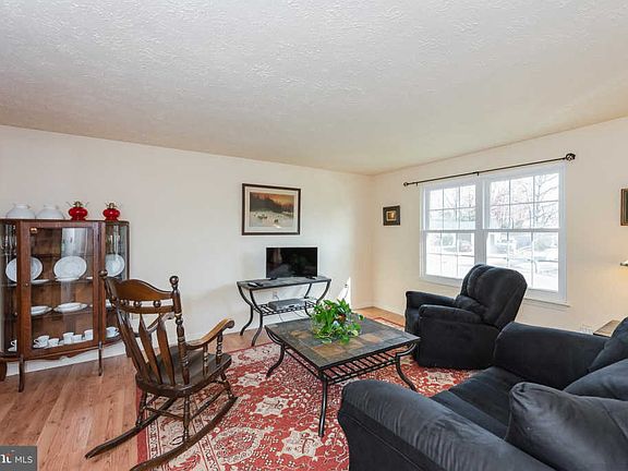4th image of 12460 Charter Oak Ct