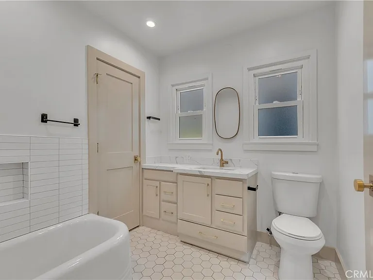 11944 Hesby St — Photo 24