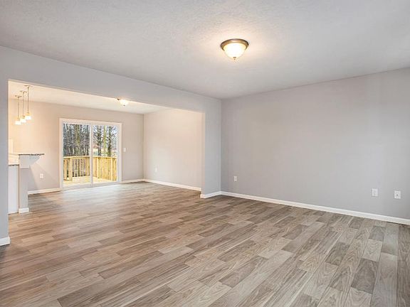 3rd image of 355 N Tannenbaum Trl