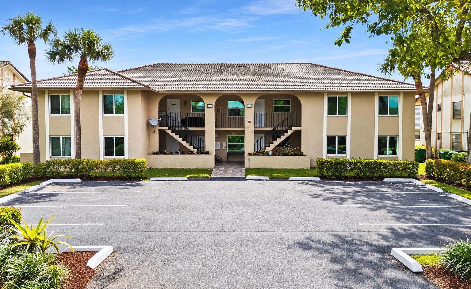 4 bed, 2.0 bath, 1412 sqft, $2,999 — Photo 1