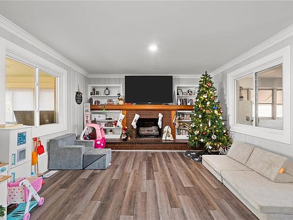 5th image of 614 Burlington Ave