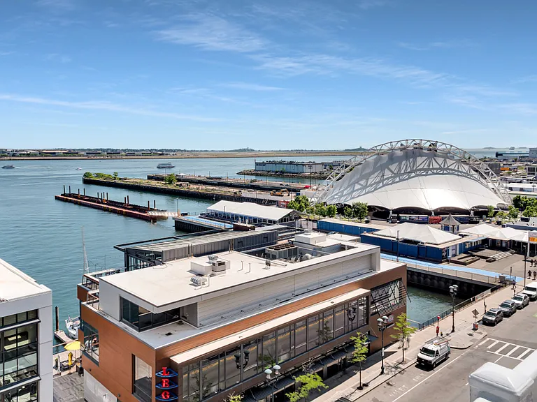 Park Lane Seaport — Photo 41