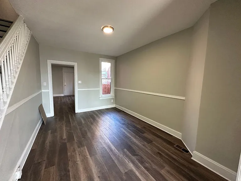 137 Stevens Ave — Photo 5