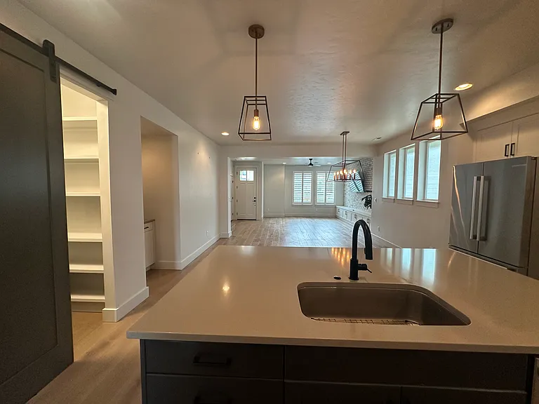 4423 E Parkcenter Blvd — Photo 12