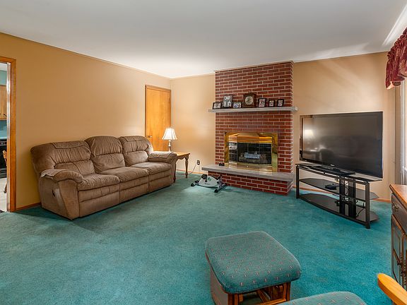 5th image of 1504 W Walnut St