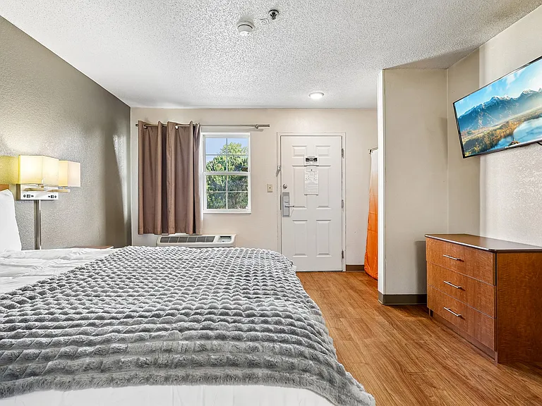 11457 Chester Rd — Photo 19