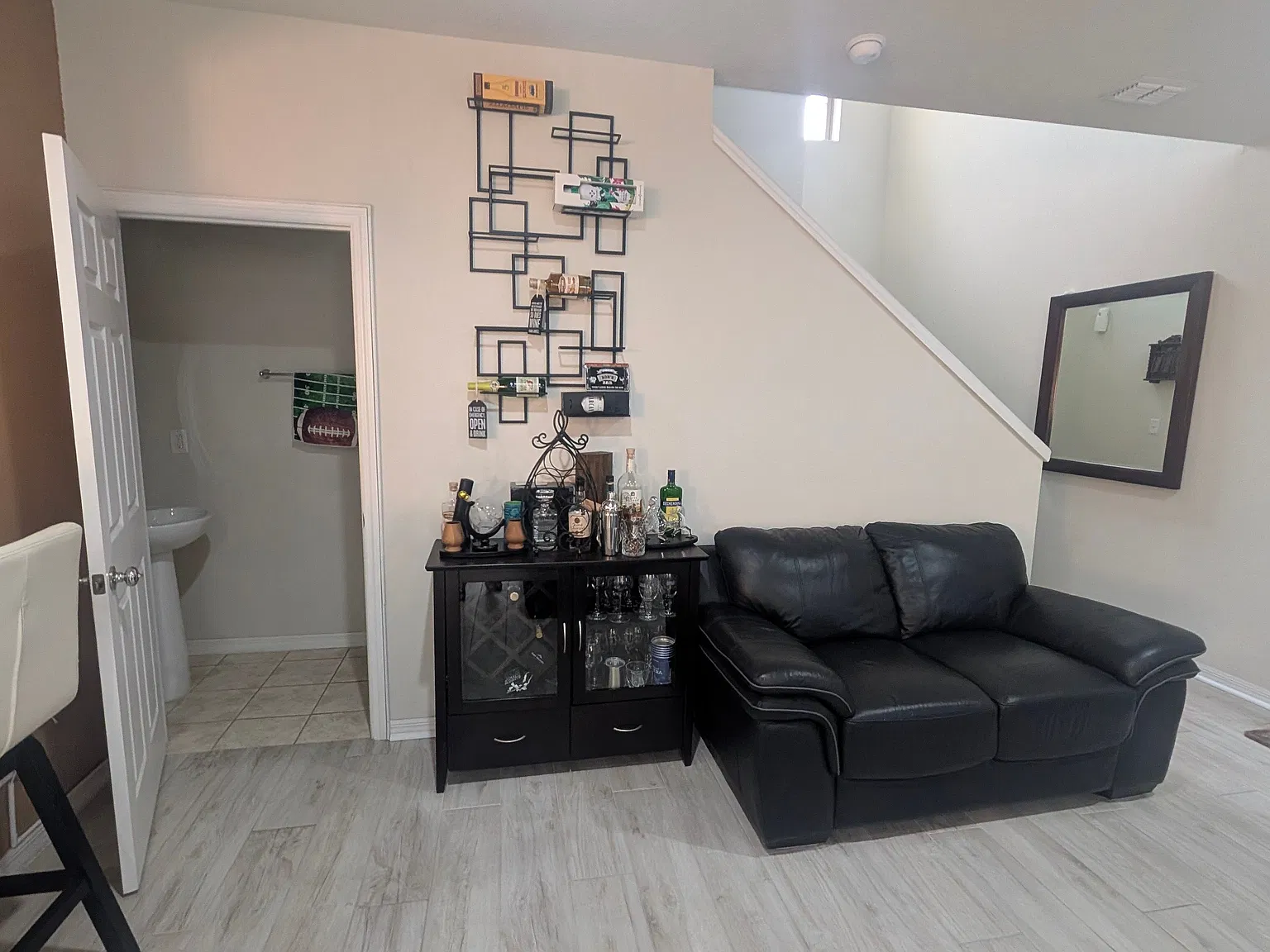 3 bed, 2.5 bath, 1736 sqft, $2,200 — Photo 3