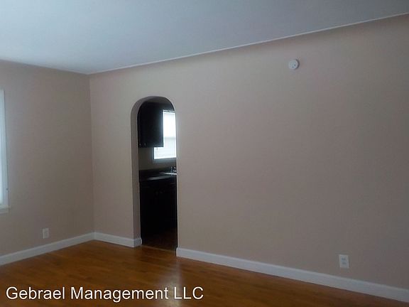 3rd image of 2322 Lincoln Manor Dr