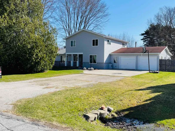 3050 Westcott Dr, Port Huron, MI 48060