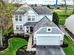 5 Raxburg Ct, Lake In The Hills, IL 60156