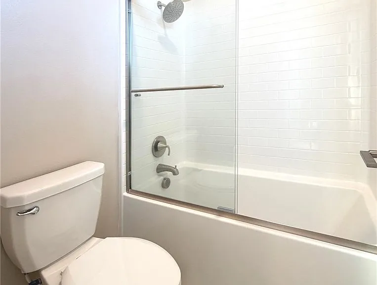 22 Noble St — Photo 7