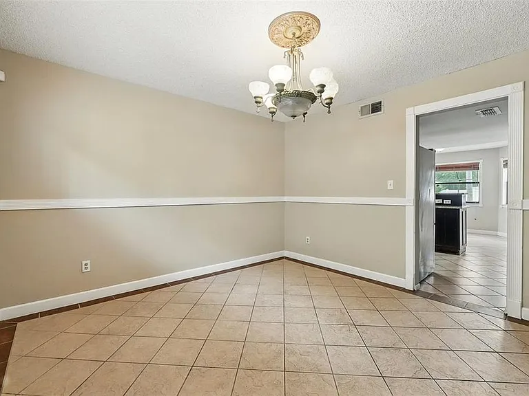 7925 Tumblestone Dr — Photo 7