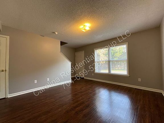 3rd image of 206 W 15th St APT 3