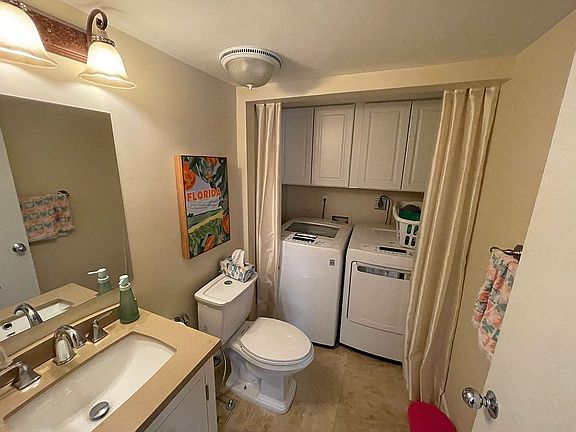 4th image of 11006 N Harmony Lake Cir