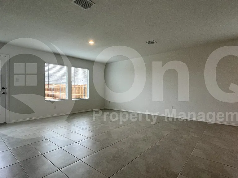 303 Ashbrook Way — Photo 6