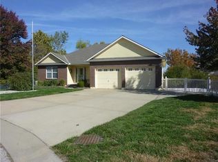 301 Horseplay Dr, Oak Grove, MO 64075