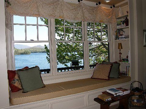 Master window seat