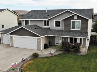 106 Darland Ave, Moxee, WA 98936