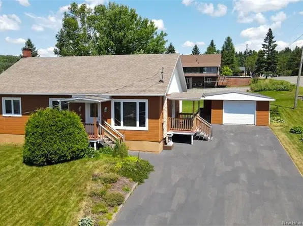 41 Mazerolle St, Edmundston, NB E7C 1E7