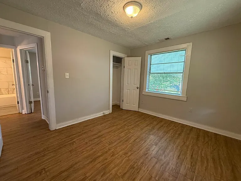 516 Magnolia St — Photo 9