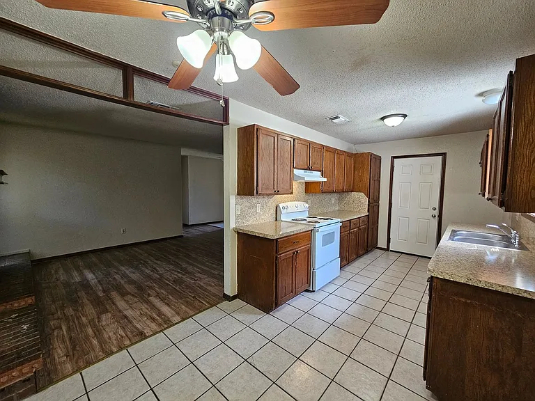 3413 Pathway Cir — Photo 6