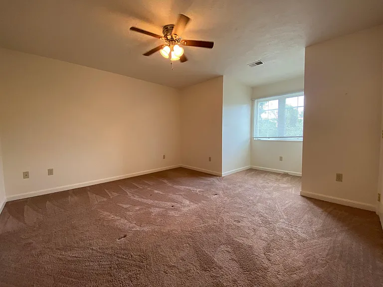106 Amber Ln — Photo 29