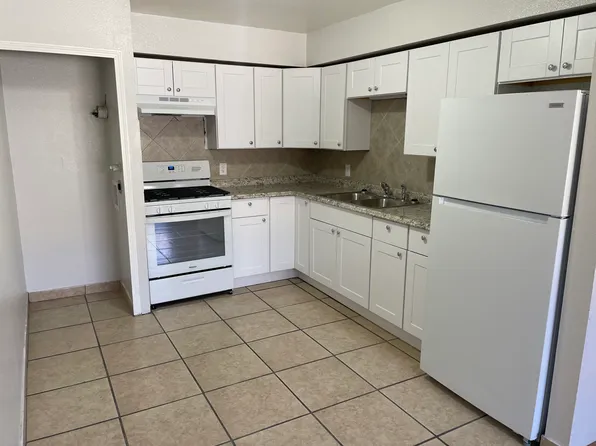99 Parque De Oeste Dr APT 4, Farmington, NM 87401
