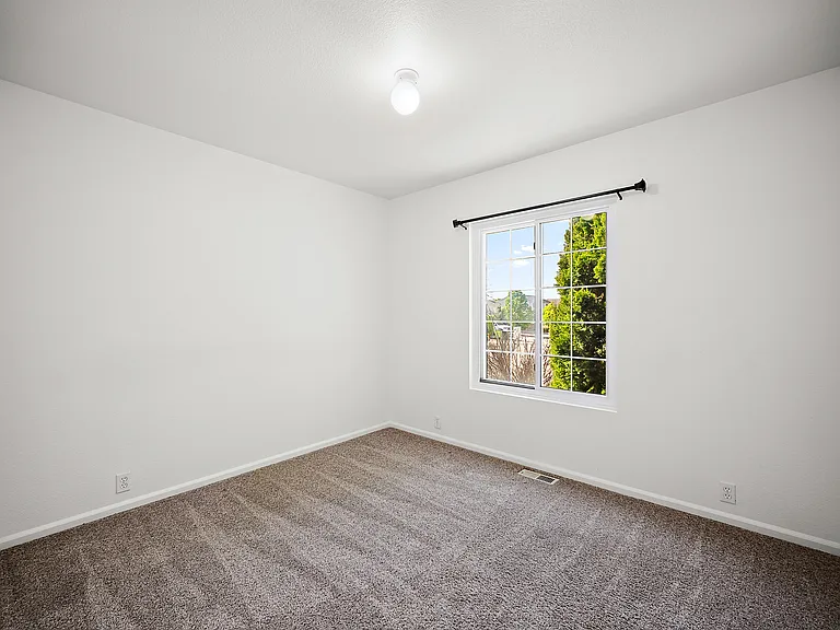 1355 Lords Hill Dr — Photo 14