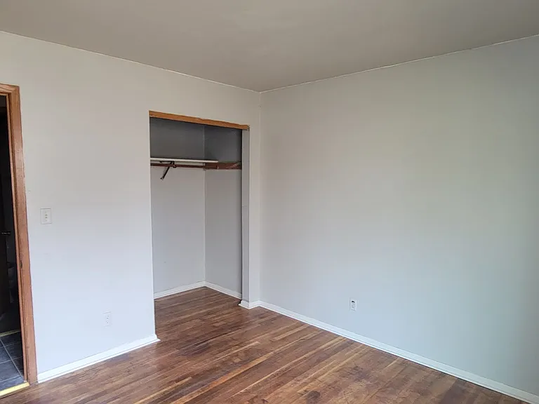 4635 S 23rd St — Photo 5