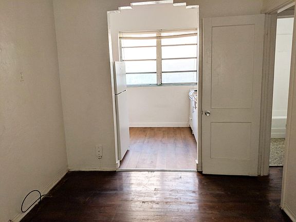 3rd image of 725 Lenox Ave APT 2