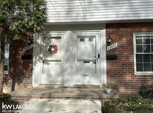 22957 Gary Ln #87, Saint Clair Shores, MI 48080
