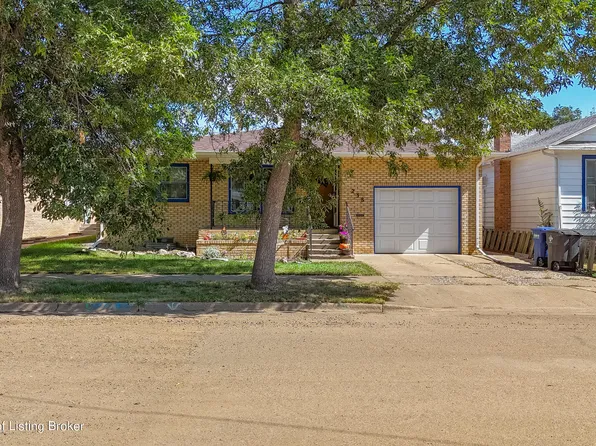 238 5th Ave W, Dickinson, ND 58601