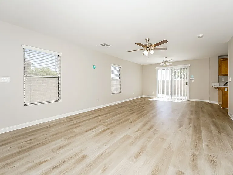 6352 Glenolden St — Photo 5