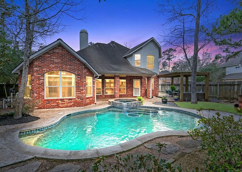 1st image of 130 S Evangeline Oaks Cir