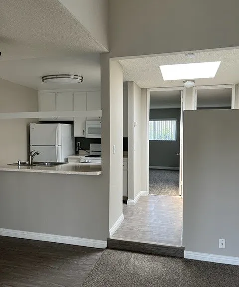 Mesa Pines Apartments — Photo 10