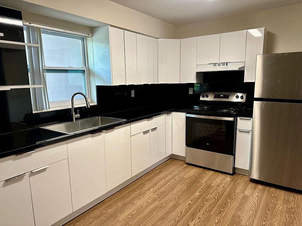 1st image of 17001 NE 9th Ave APT 5C