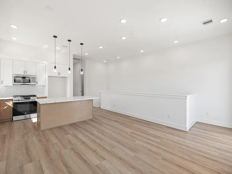 3510 Adair St — Photo 4
