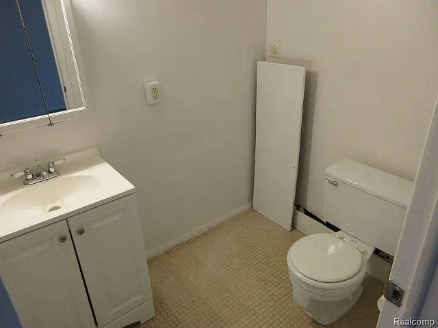 31831 Grand River Ave #70 — Photo 8