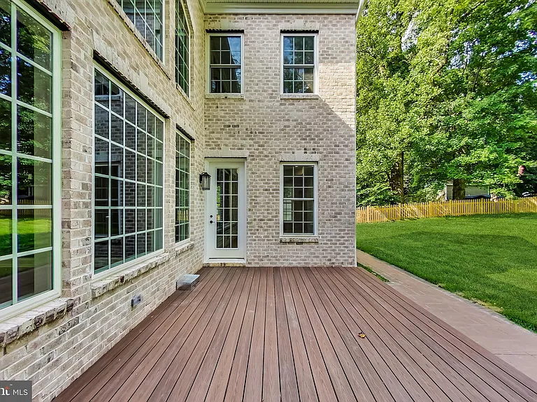 3104 Sleepy Hollow Rd — Photo 84